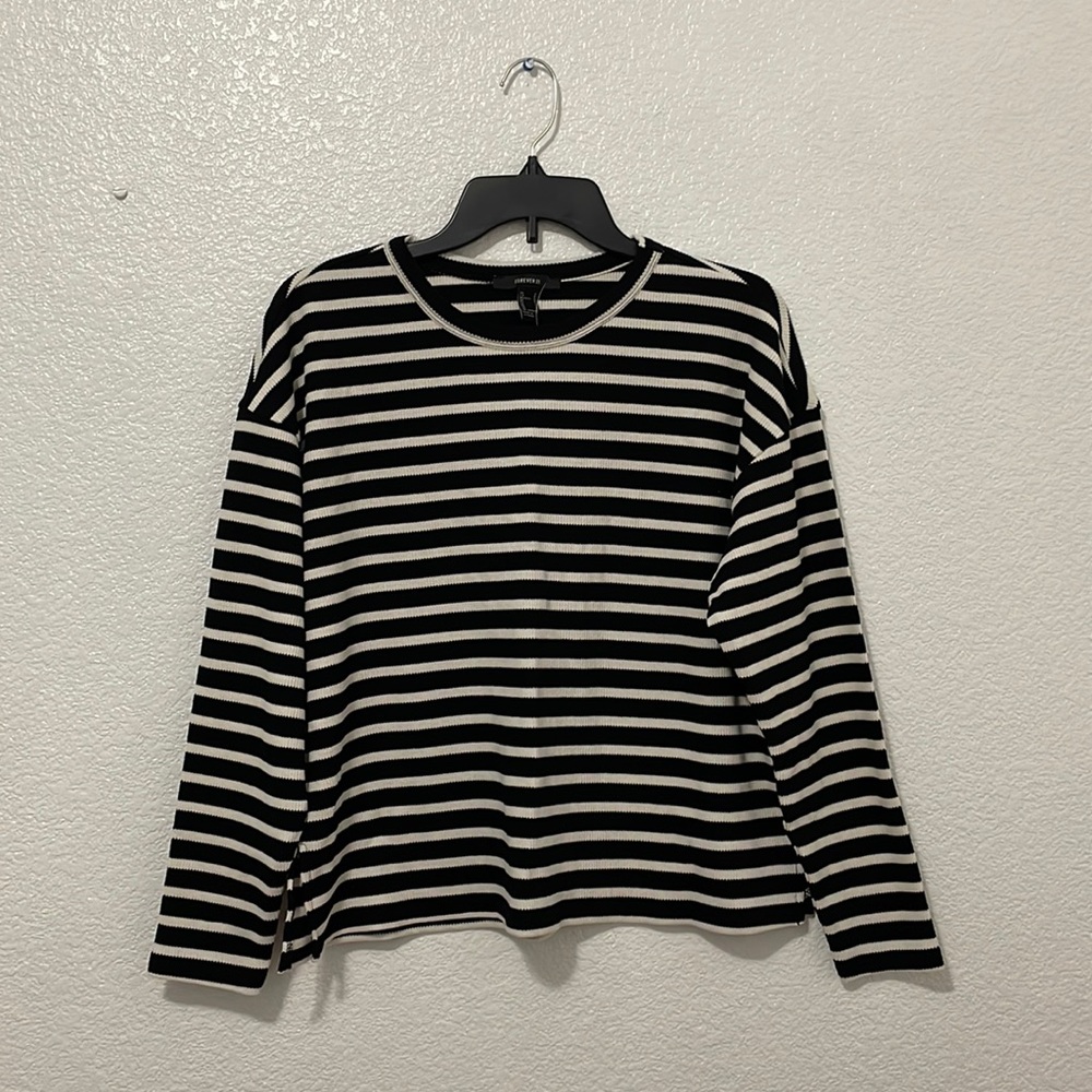 ❗️SOLD❗️f21 • striped long sleeve